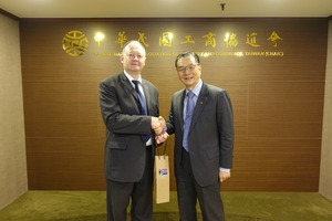 接待南非聯絡辦事處代表安德漢(Mr. Graham Anderson)