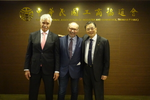 接待匈牙利雇主及企業家聯合會(MGYOSZ)理事Mr. Miklos Horváth、布達佩斯商工會(BKIK)國際及外國經濟委員會副主席Mr. Peter Keszthelyi