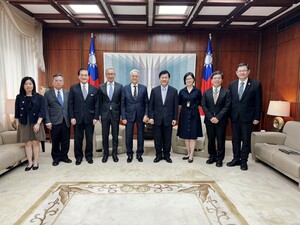 CNAIC Chairman Mr. Thomas Wu Calls on Foreign Minister  Dr. Lin, Chia-Lung
