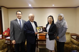 接待馬來西亞友誼及貿易中心代表何瑞萍(Ms. Sharon Ho)一行3人