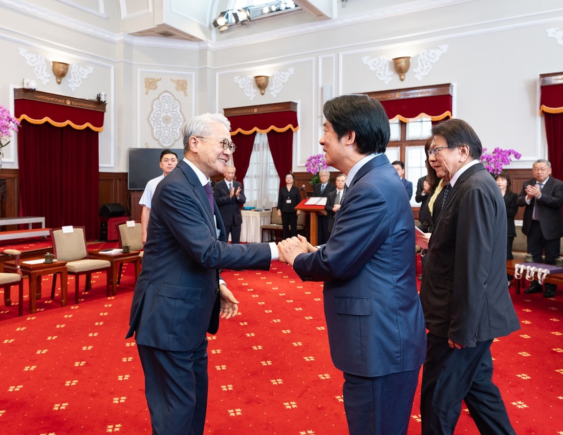 27th Board of Directors and Supervisors of CNAIC Visits President Lai